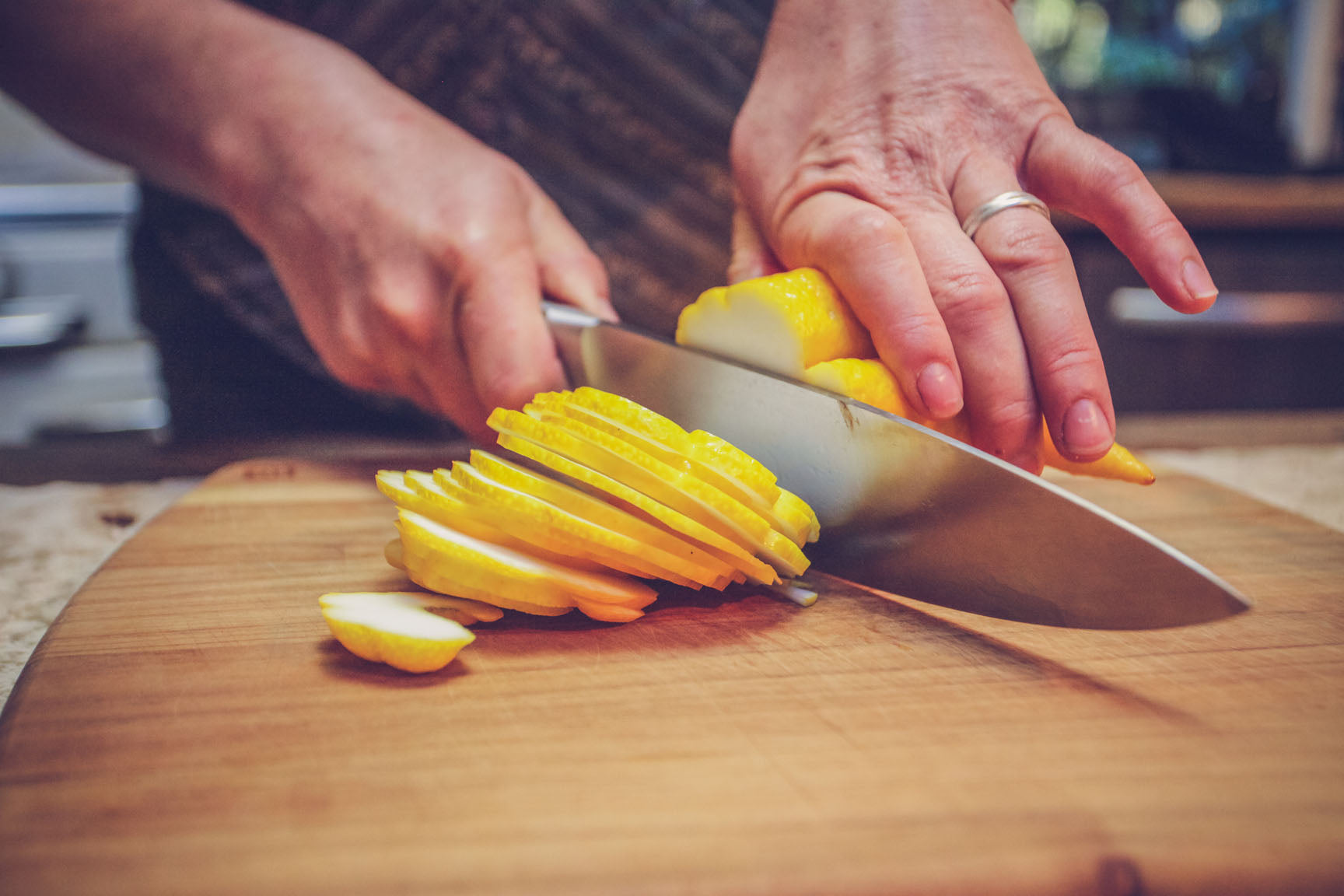 slice citron into thin slices