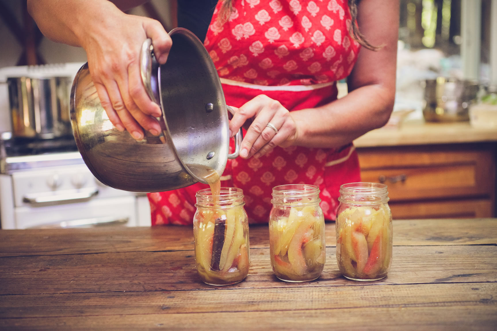 pour in pickling liquid