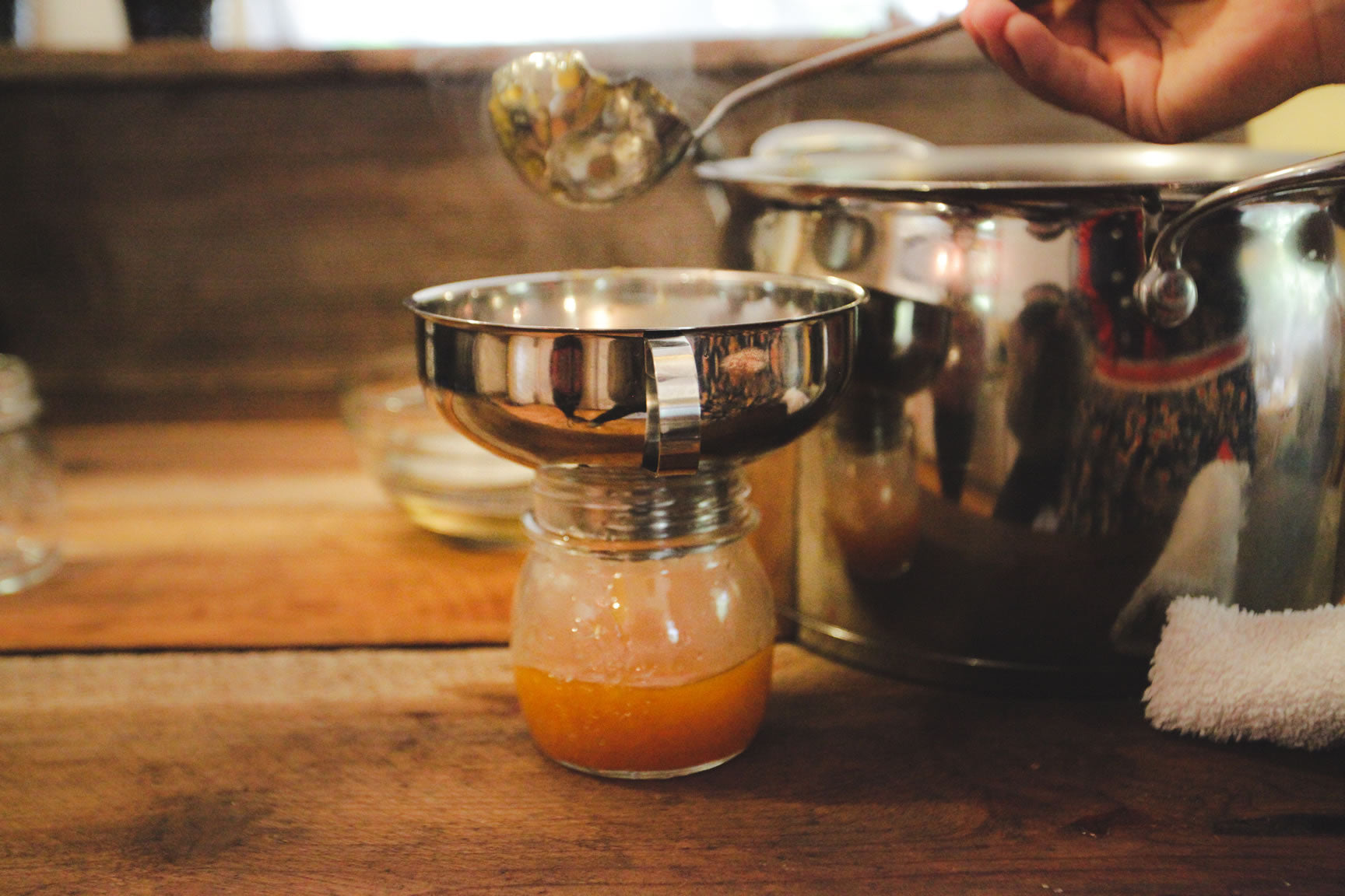 canning peach jam