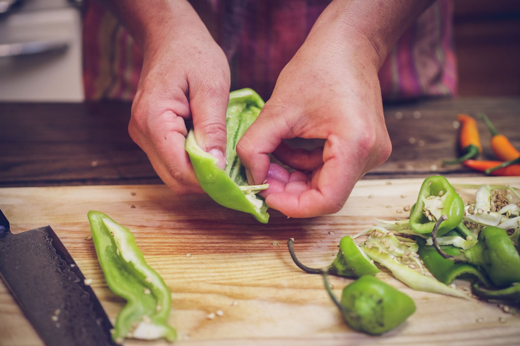 Remove seeds of peppers