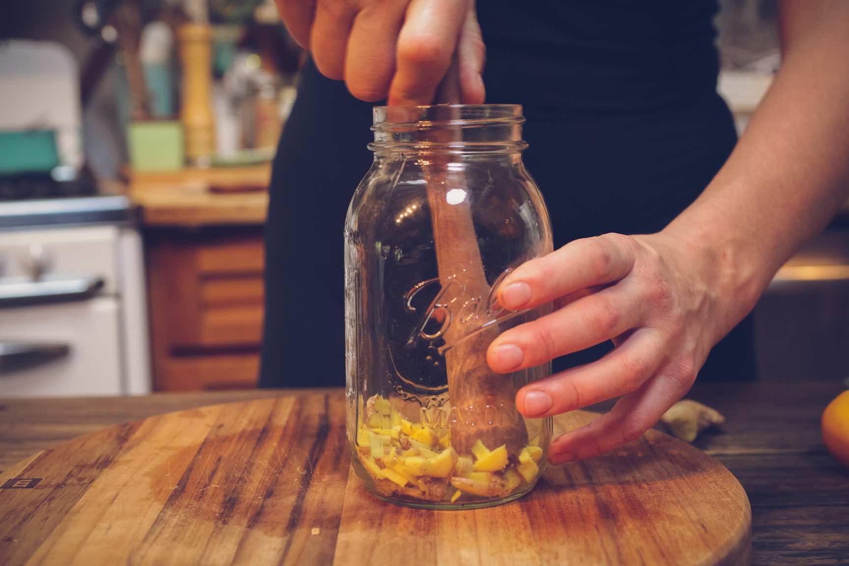 kombucha cocktail with ginger and lemon