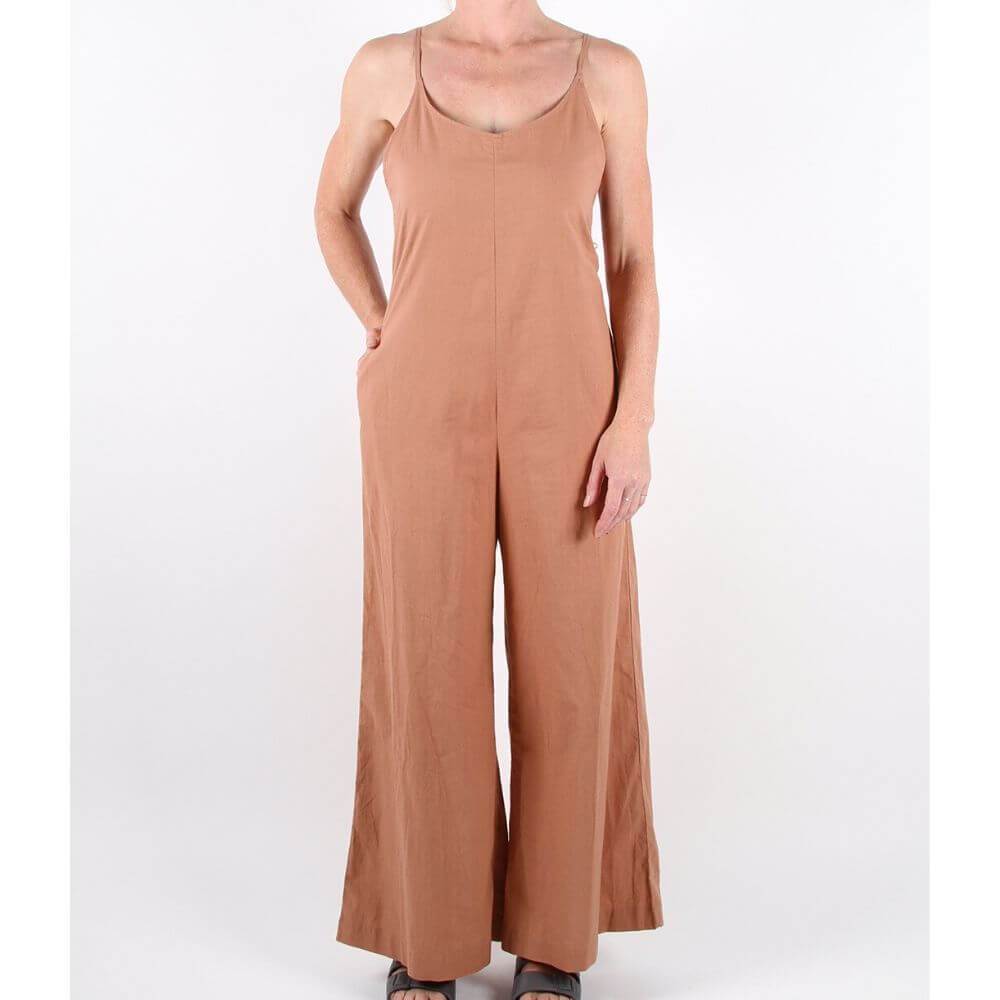 Feather Drum Women's Valda Jumpsuit Mocha | suiteyosemite