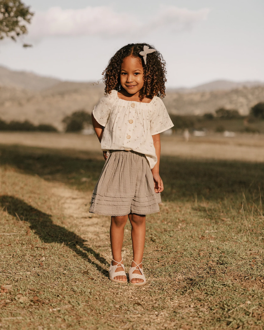 Rylee and Cru Leah Top Blue Daisy | suiteyosemite