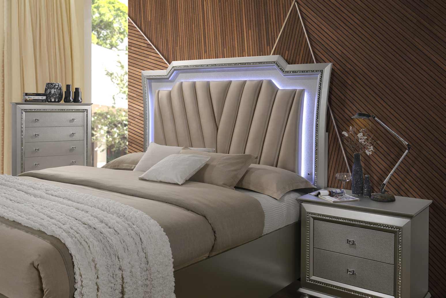  Pu Champagne Wood Upholstered Hb Led Queen Bed By Homeroots 