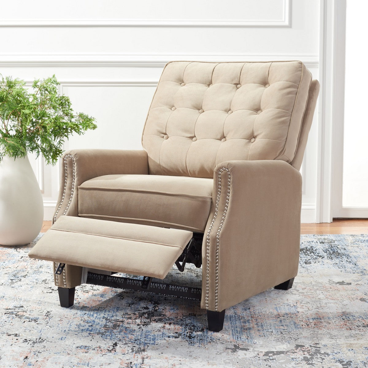  Safavieh Leona Tufted Recliner 