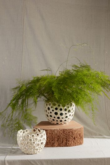  Coral Off-White Ceramic Glazed Pot By Accent Decor 