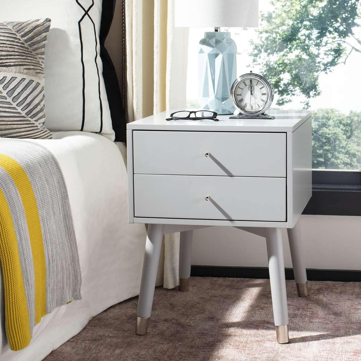  Safavieh Lyla Mid Century Retro Silver Cap Nightstand - Grey With Silver 