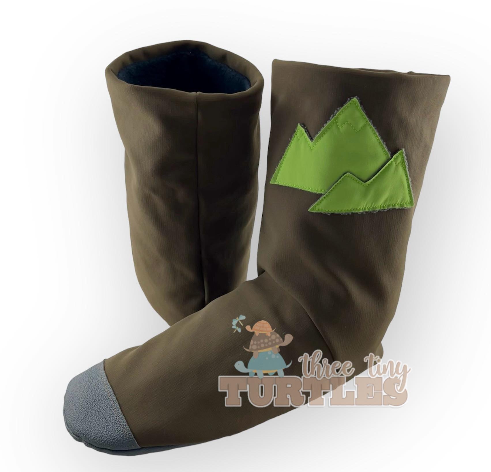 All-Weather Mountain Mama Stomps-Size Women's 8 (Slight Seconds)