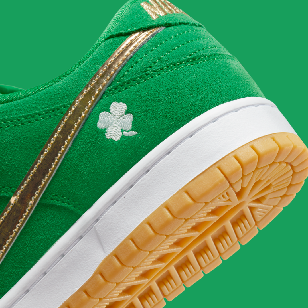 Nike SB DUNK LOWst Patrick's day suede lucky green dunks raffle 