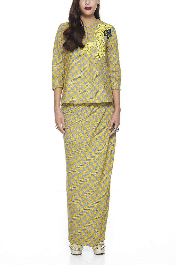 YELLOW PEGAGA - BAJU KURUNG KEDAH WITH FLORAL LACE PATCH 