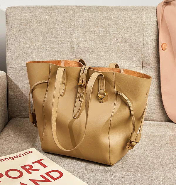 Classy beige leather shoulder bag