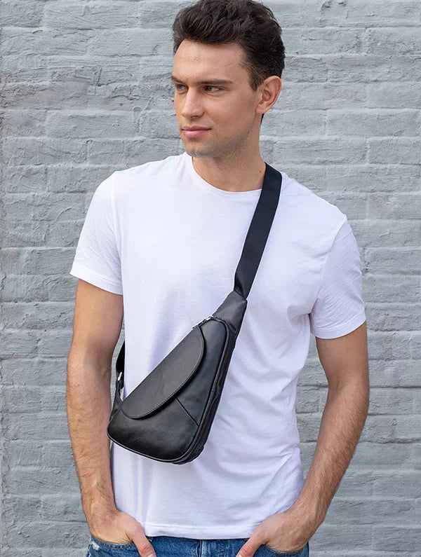 Customizable leather messenger bag with adjustable shoulder