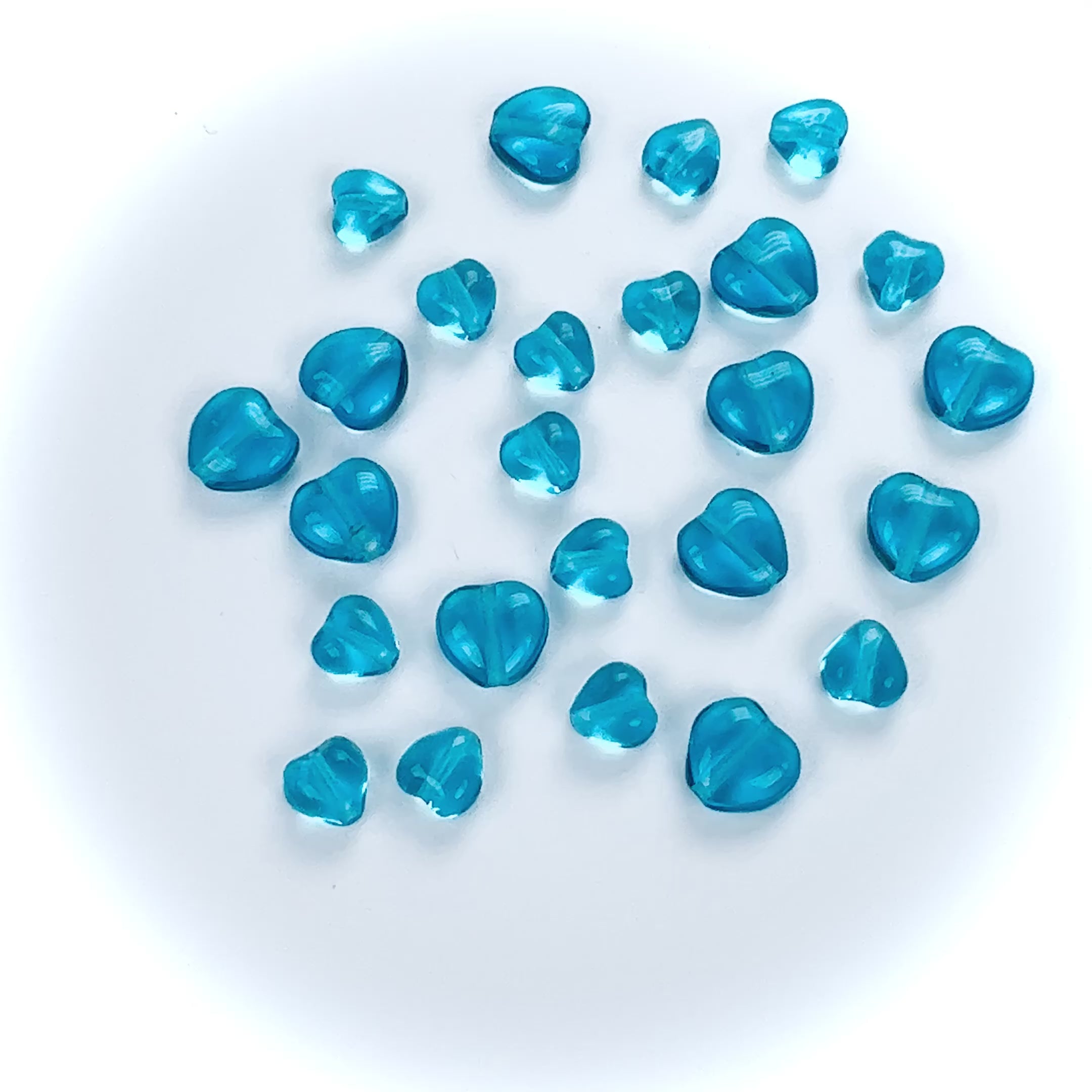 Czech glass Heart shaped druk beads 8x8mm Cobalt Blue / Dark Sapphire -  Crystals and Beads for Friends