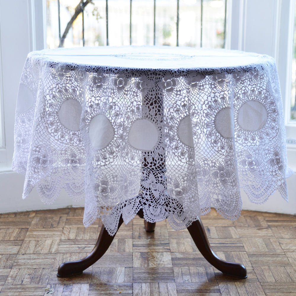 Vintage White Linen Napkins with Crocheted Lace Edge - Set of 8 - 13x1 – In  The Vintage Kitchen Shop