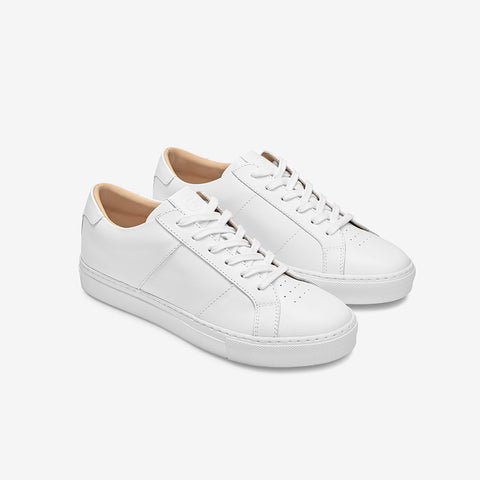 lightweight white tennis shoes