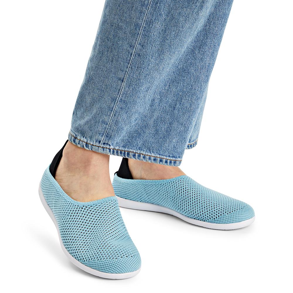 breathe summer slippers by mahabis // welcome home