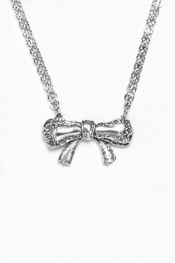 Bow Necklace