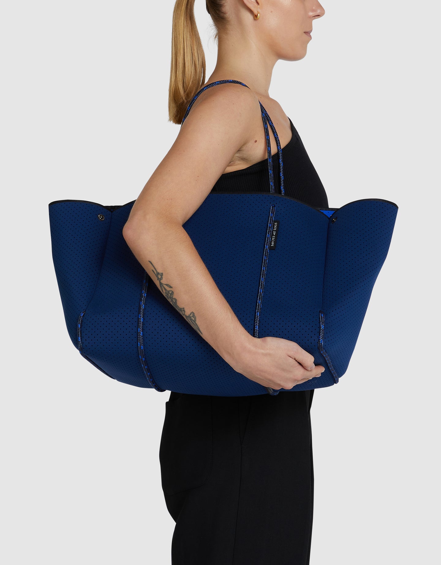 STATE OF ESCAPE】blue(dual tone)CARRYALL smcint.com