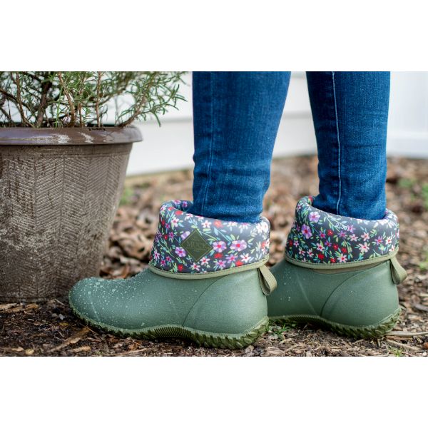 Women's Green & Floral Print Muckster II Mid by Muck® Boot Company ...