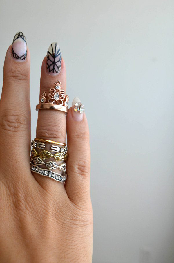 mrkate_styling-multiple-rings-20x