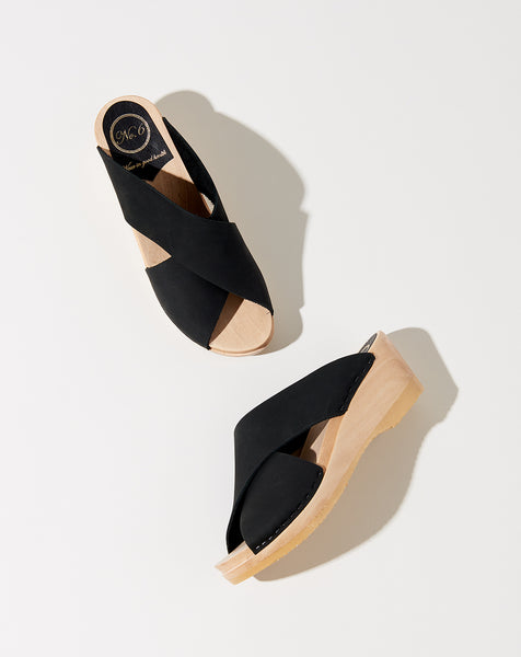 Frida Clog on Mid Wedge in Midnight 