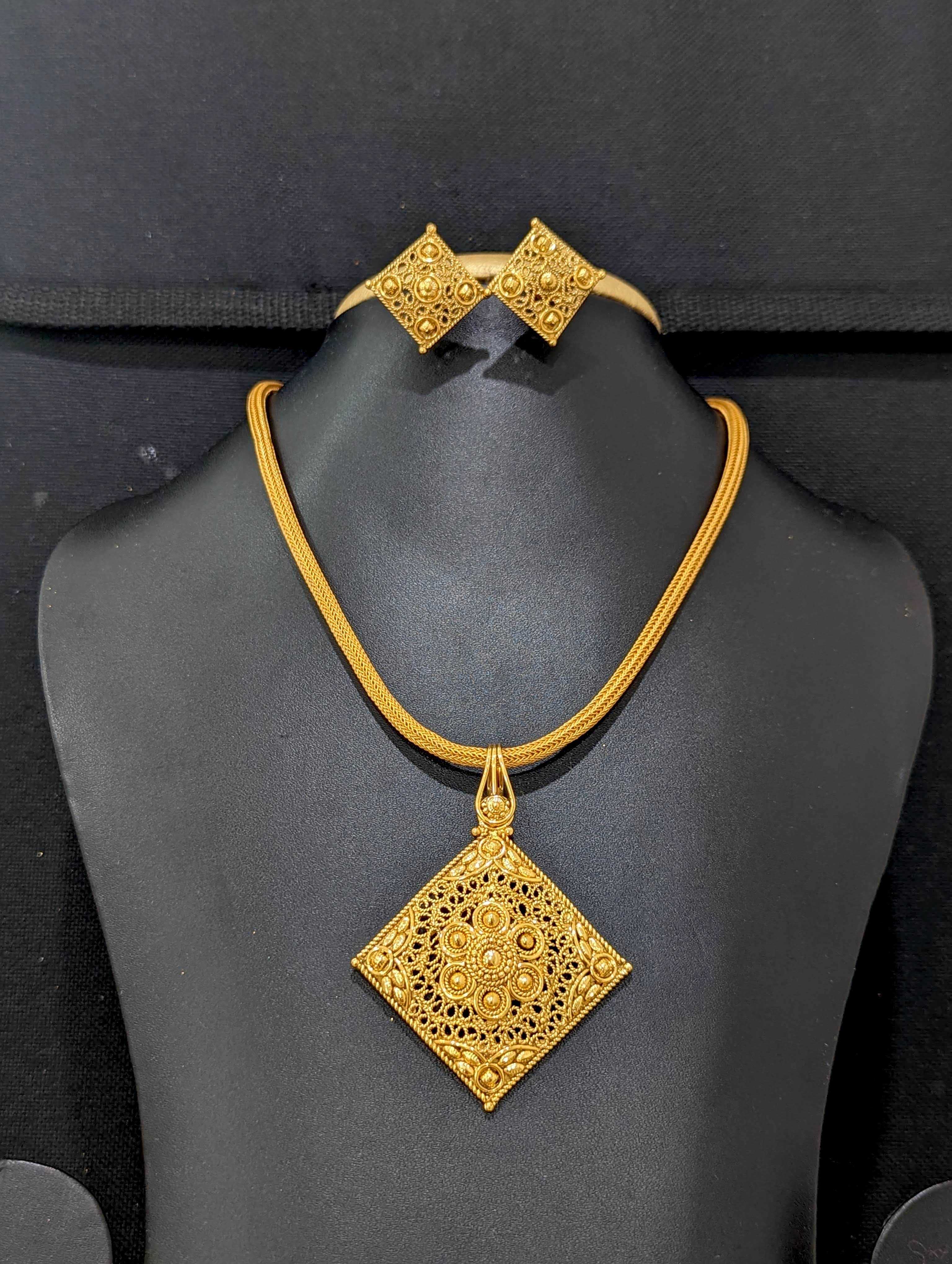Tasteful Petite 22k Gold Pendant Set – Andaaz Jewelers