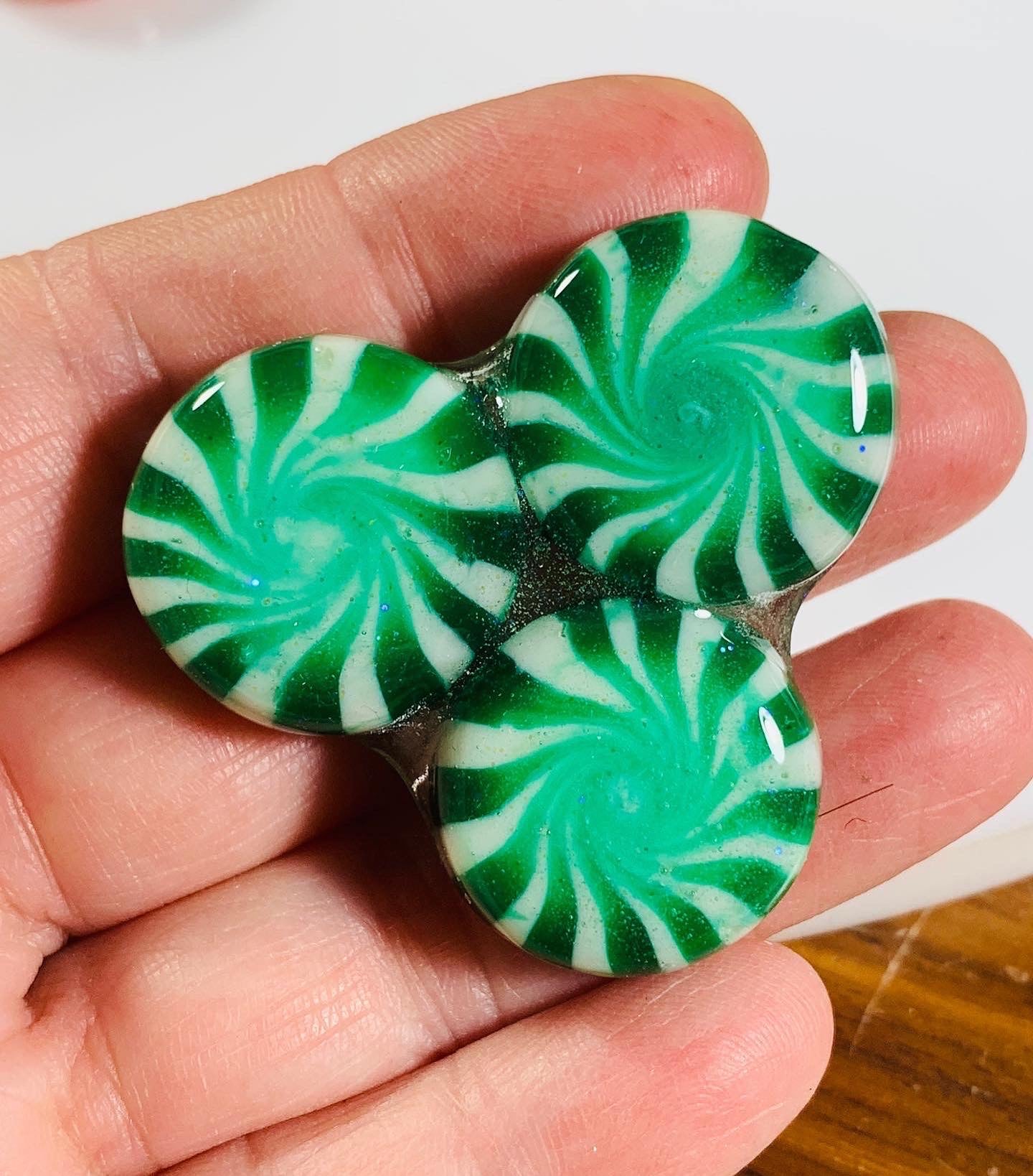 Verslaafde Vervreemden Reciteren Green mint pin – Glitterlimes