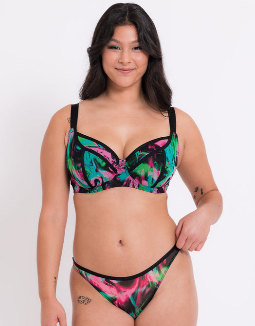 D+ Bras and Swimwear for a Feel-Good Figure – Curvy Kate UK