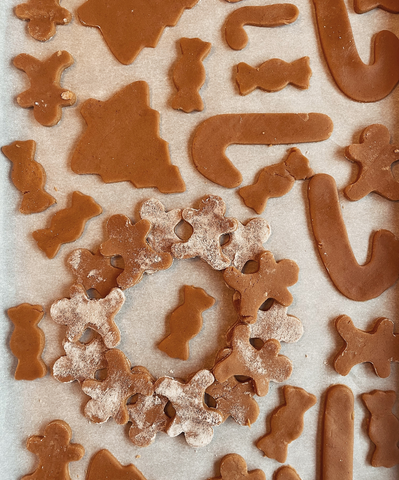 Ginderbread cookies in a backing tray