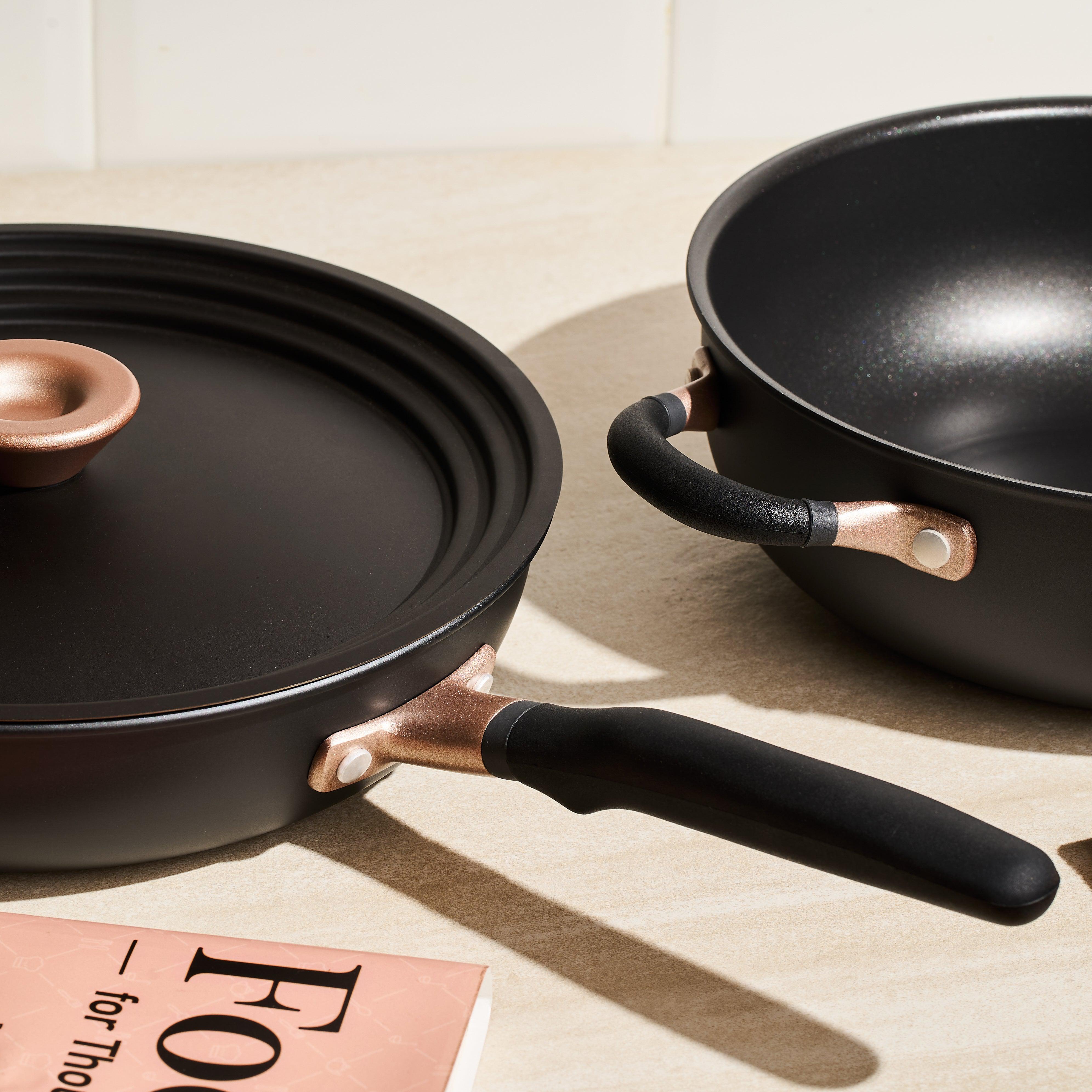 Looking For a Frying Pan With a Lid: A universal lid for all your pots and