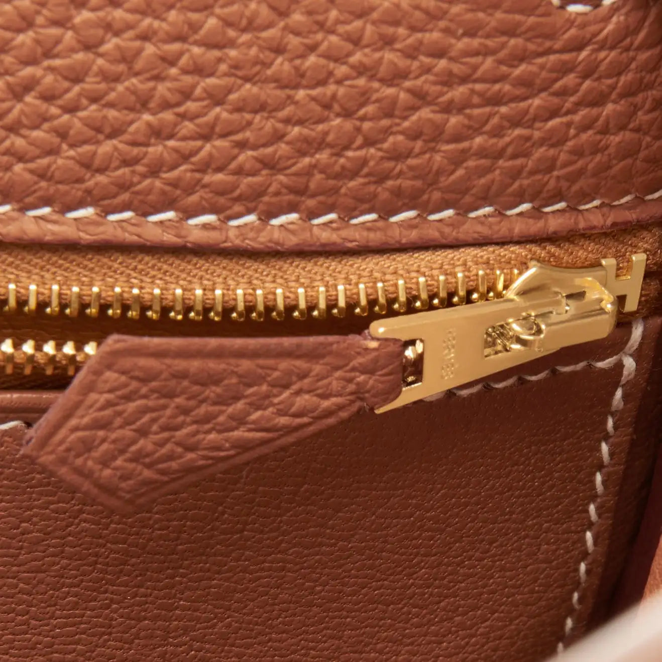 Hermes Gold Kelly 25cm Tan Sellier Shoulder Bag Z Stamp, 2021 MOST WANTED  For Sale at 1stDibs