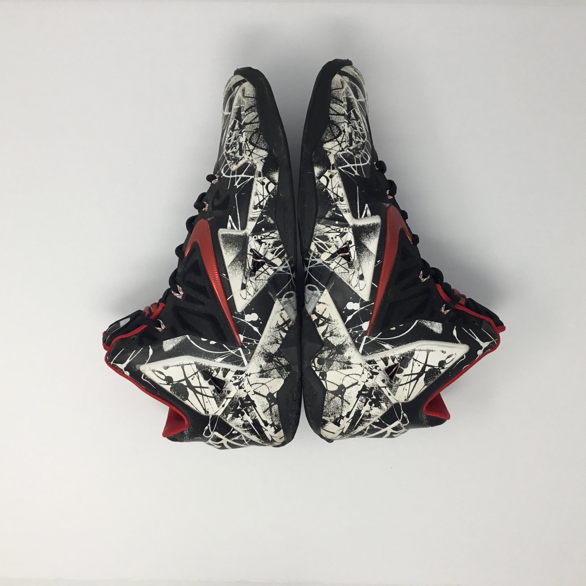 nike lebron xi graffiti