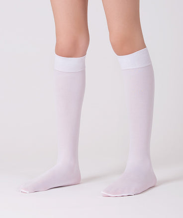 White classic mid-calf socks for girls