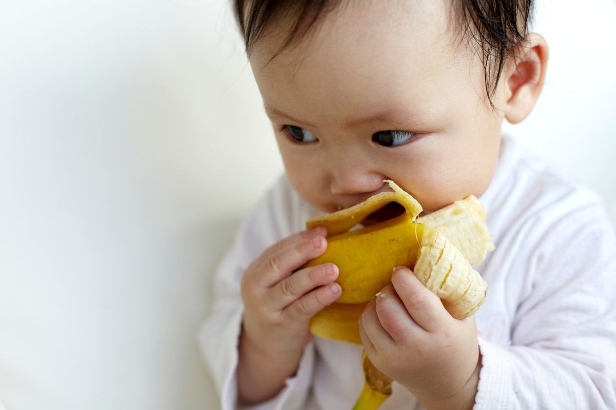 離乳食で初めてバナナを与えるときの注意点