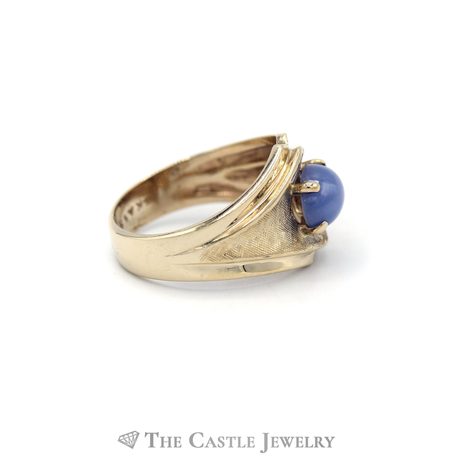 Cabochon Lindy Start Ring with Concaved Designed Mounting in 14KT Yellow Gold