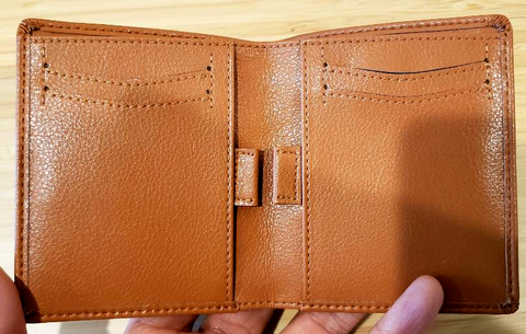 Interior of the Doshi Classic Bifold Wallet in Toffee.