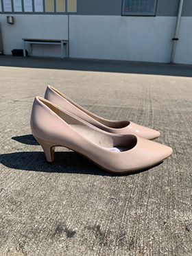 Tamaris, med lav hæl - Lak, Dame pump nude, 1-22495-34 - Butik Aalborg og Nørresundby – Schou Bertelsen Sko