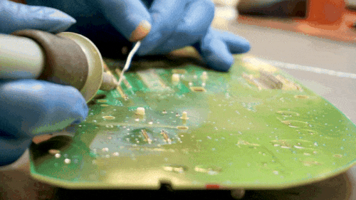 iss-clusterboard-repar-solder.gif__PID:9ba2400f-3c0a-4ad3-b1e1-0c3d56c89a8b