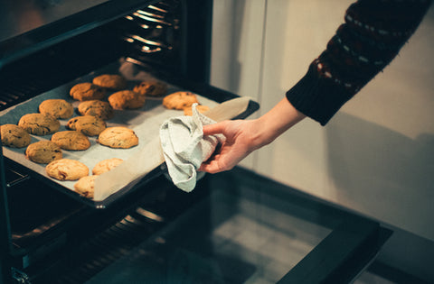 How To Naturally Make Your Home Smell Like The Holidays baking holiday cookies