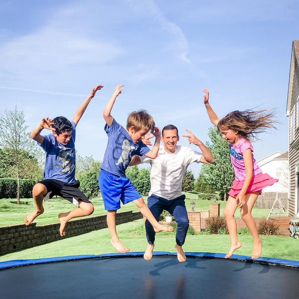 Jumping in 2020 summer Zupapa trampoline