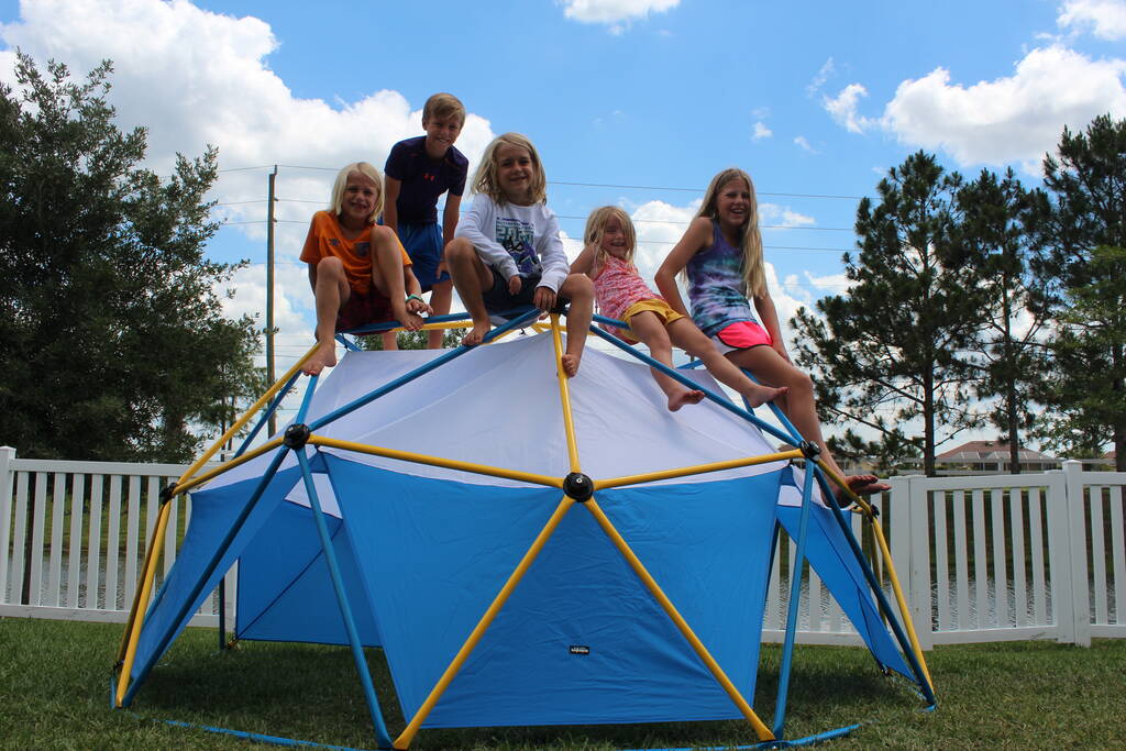 Kids Playing with Zupapa Dome Climber