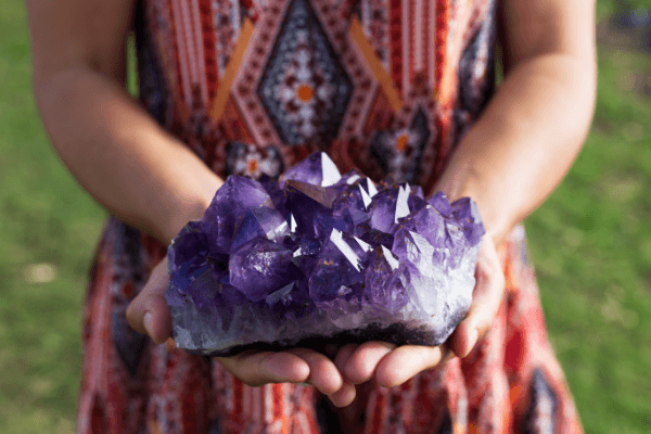 cleanse amethyst crystals in sun