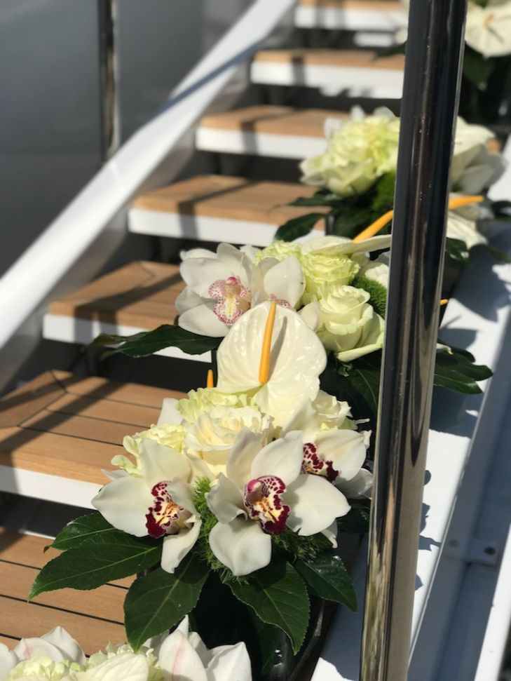 Yacht Flowers | OASIS Floral Products