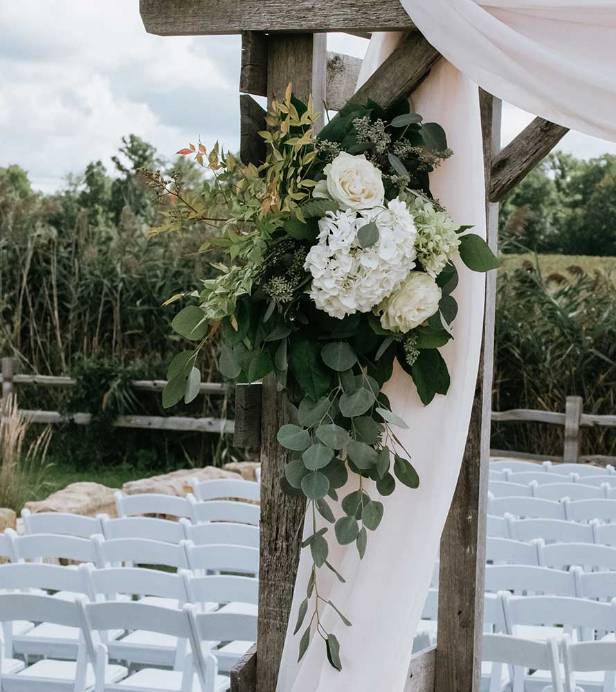 Outdoor wedding floral design techniques | OASIS Floral Products