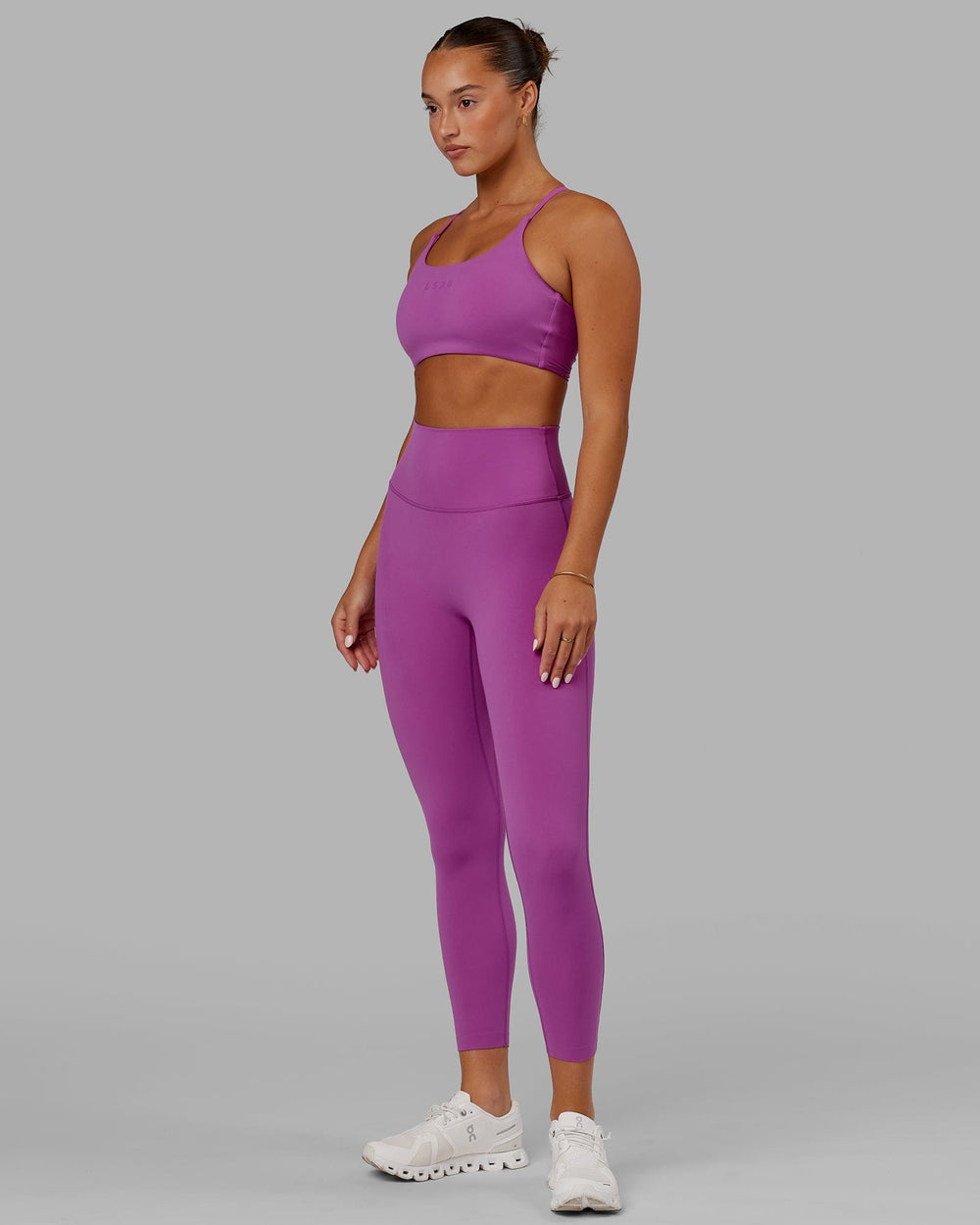 Vantage Sports Bra - Cayenne