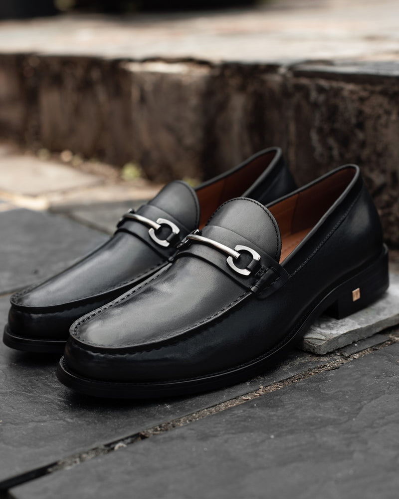 black horsebit loafer