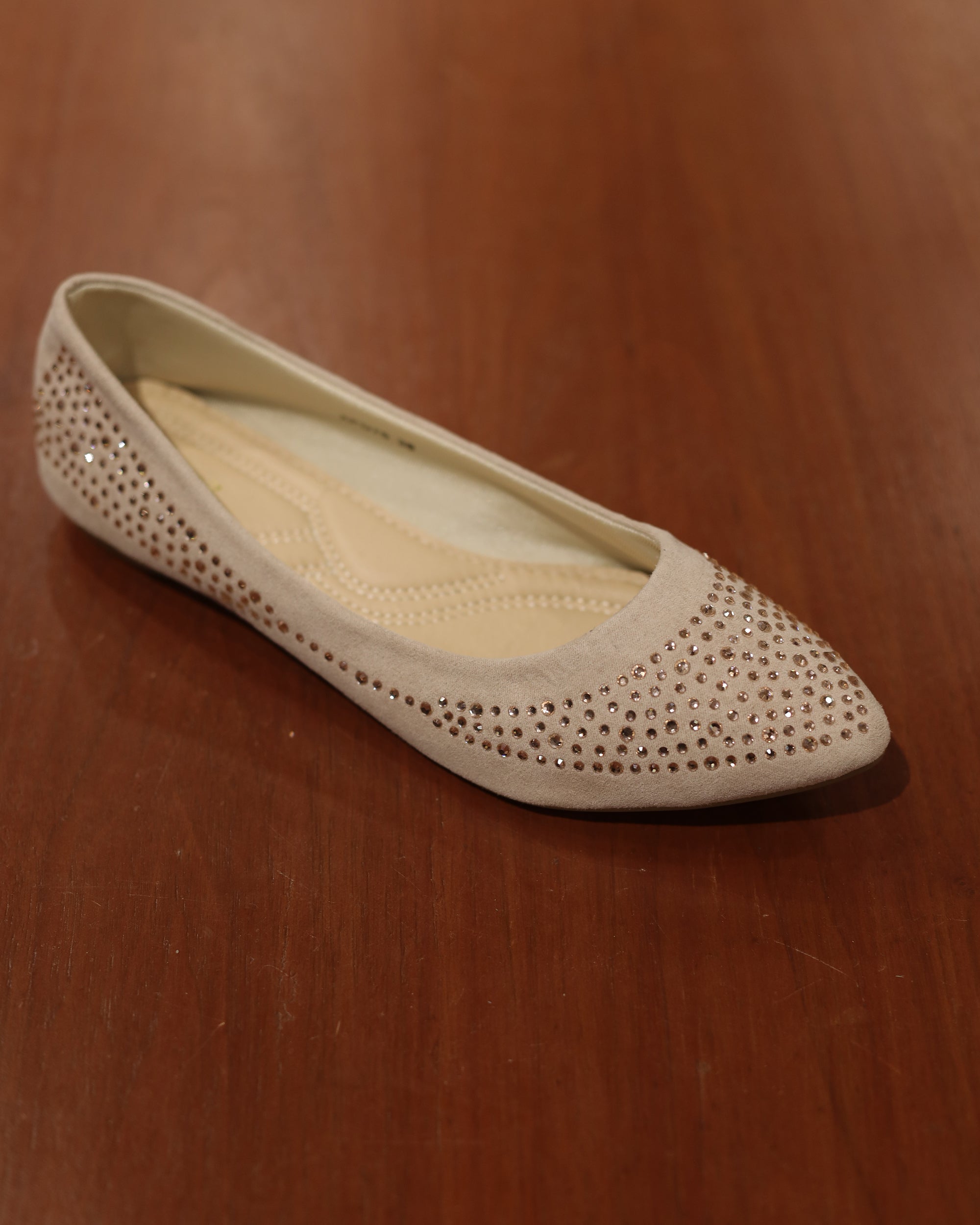 ladies pointed flats