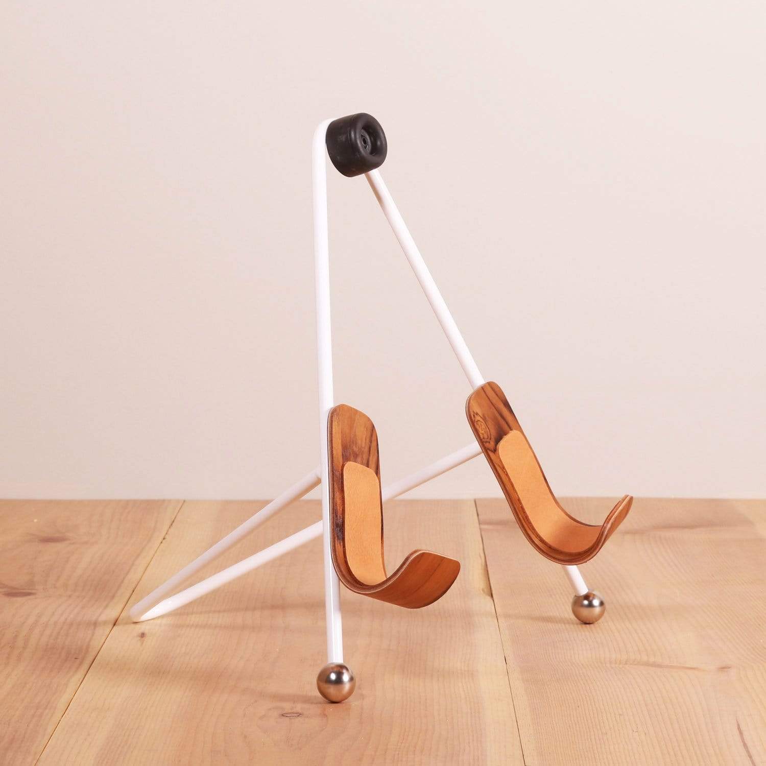 Guitar stand: electric - onefortythree