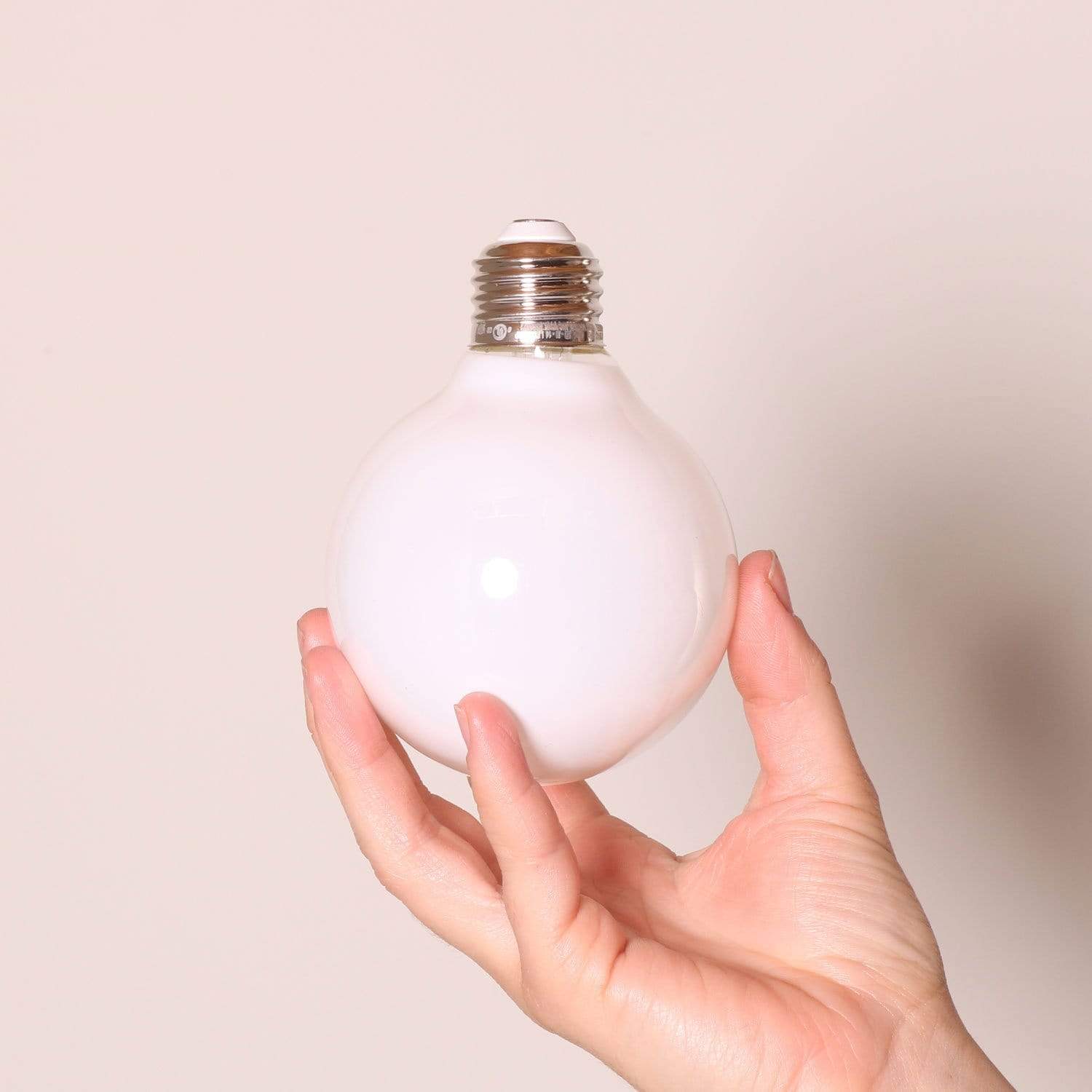 klynke Ovenstående Kano LED frosted globe bulb - onefortythree