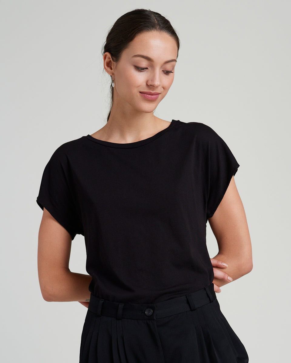 Nin Tee - Black | Calder Blake